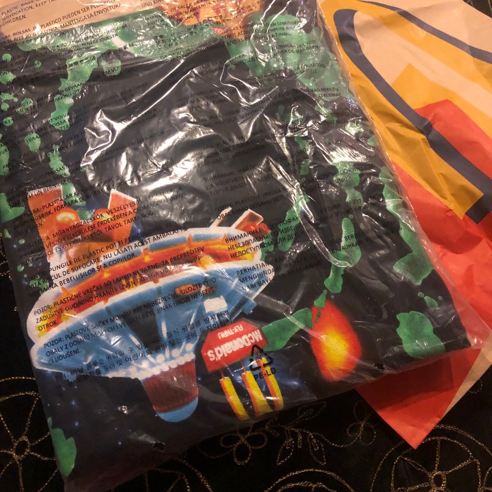 Travis Scott L Bundle Cactus Jack T McDonalds Bag Limited Edition
